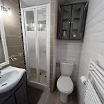 Apartament Mezzanine Proche Avec Balcon - Fr-1-197-558