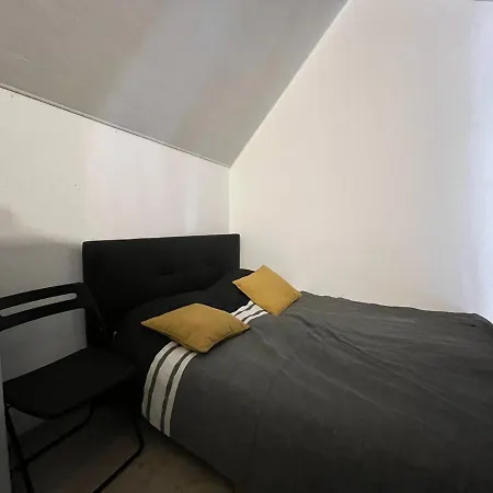 Appartement Mezzanine Proche Avec Balcon - Fr-1-197-558