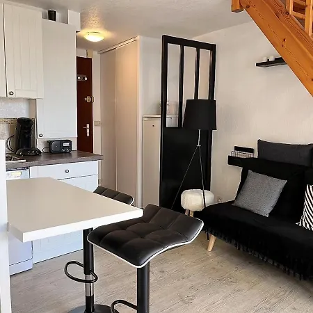 Appartement Mezzanine Proche Avec Balcon - Fr-1-197-558 *