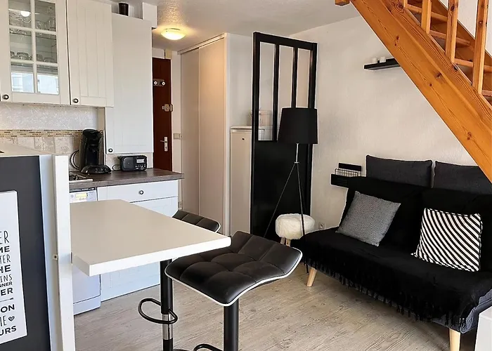 Appartement Mezzanine Proche Avec Balcon - Fr-1-197-558 *