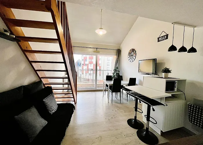 Mezzanine Proche Avec Balcon - Fr-1-197-558